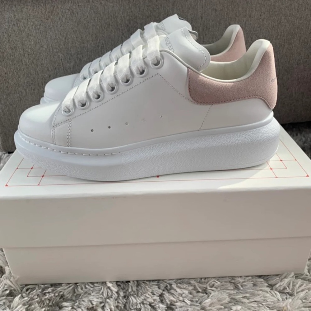 Alexander McQueen White Leather Sneakers with Blush Heel Tab - Picture 7 of 9